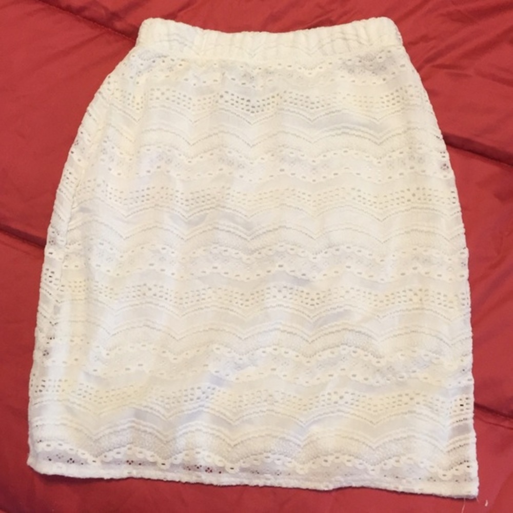 Motel Eyelet Lace Skirt sz XXS (fits like an XS)